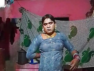 Maduri bhabhi crasdressing